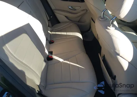 2016 Mercedes-Benz Glc 300 z USA, uszkodzony, nr VIN WDC0G4JBXGF067970